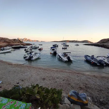 Chill Out Cabanon Coeur Calanques 木屋